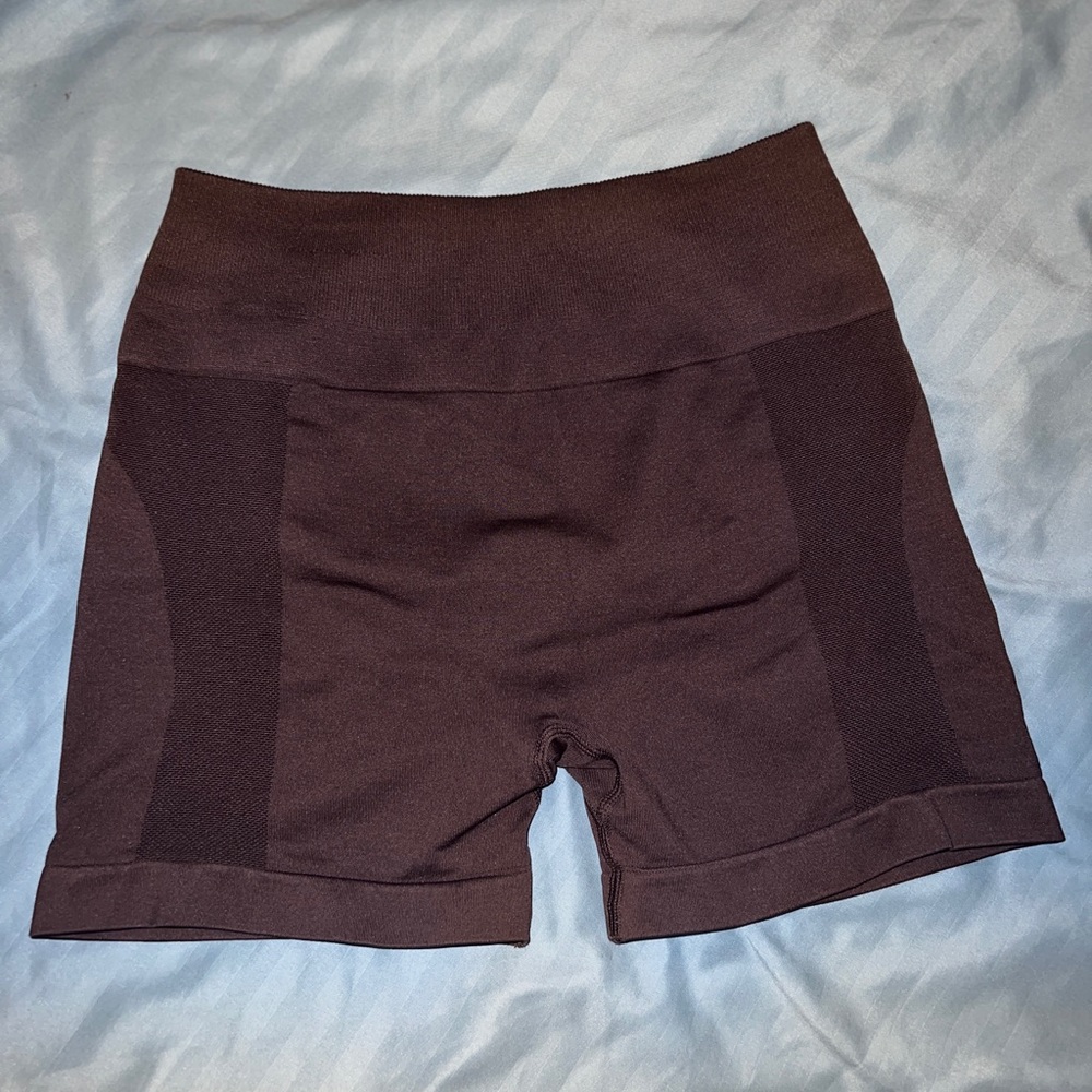 Brown size small, Pcheebum, gym scrunch butt short.